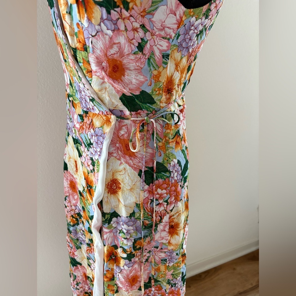 Forever 21 Contemporary Floral Wrap Dress - Size XL - Picture 3 of 4